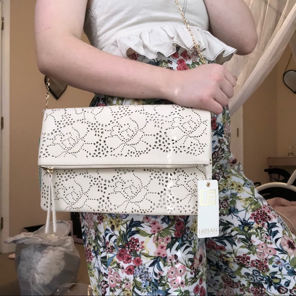 Urban Expressions Handbags - NWT Urban Expressions Ivory Floral Crossbody